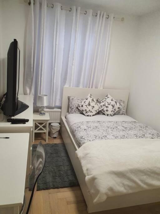 2 Bedroom Flat In Vauxhall, لندن المظهر الخارجي الصورة